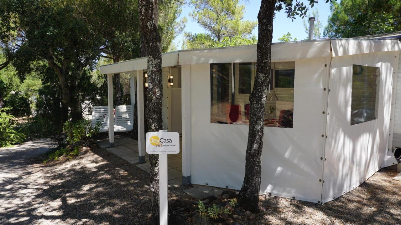 Chalets Met Buitenkeuken Op Camping Lei Suves - Joycasa Roquebrune-sur Argens Esterno foto