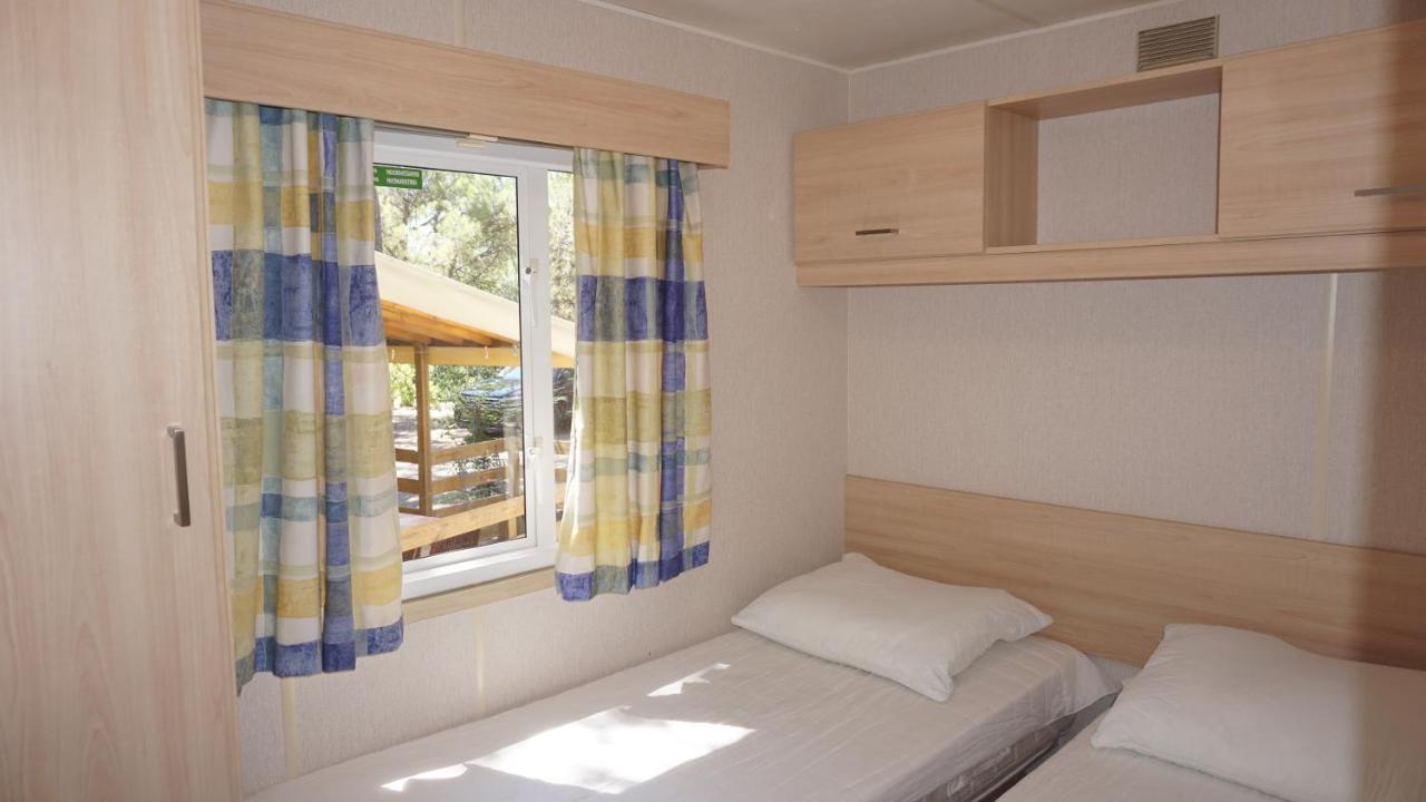 Chalets Met Buitenkeuken Op Camping Lei Suves - Joycasa Roquebrune-sur Argens Esterno foto