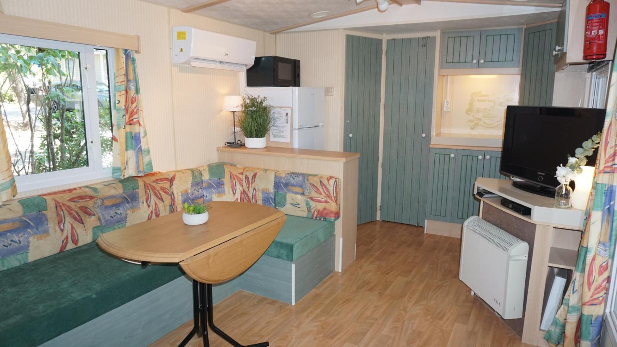 Chalets Met Buitenkeuken Op Camping Lei Suves - Joycasa Roquebrune-sur Argens Camera foto