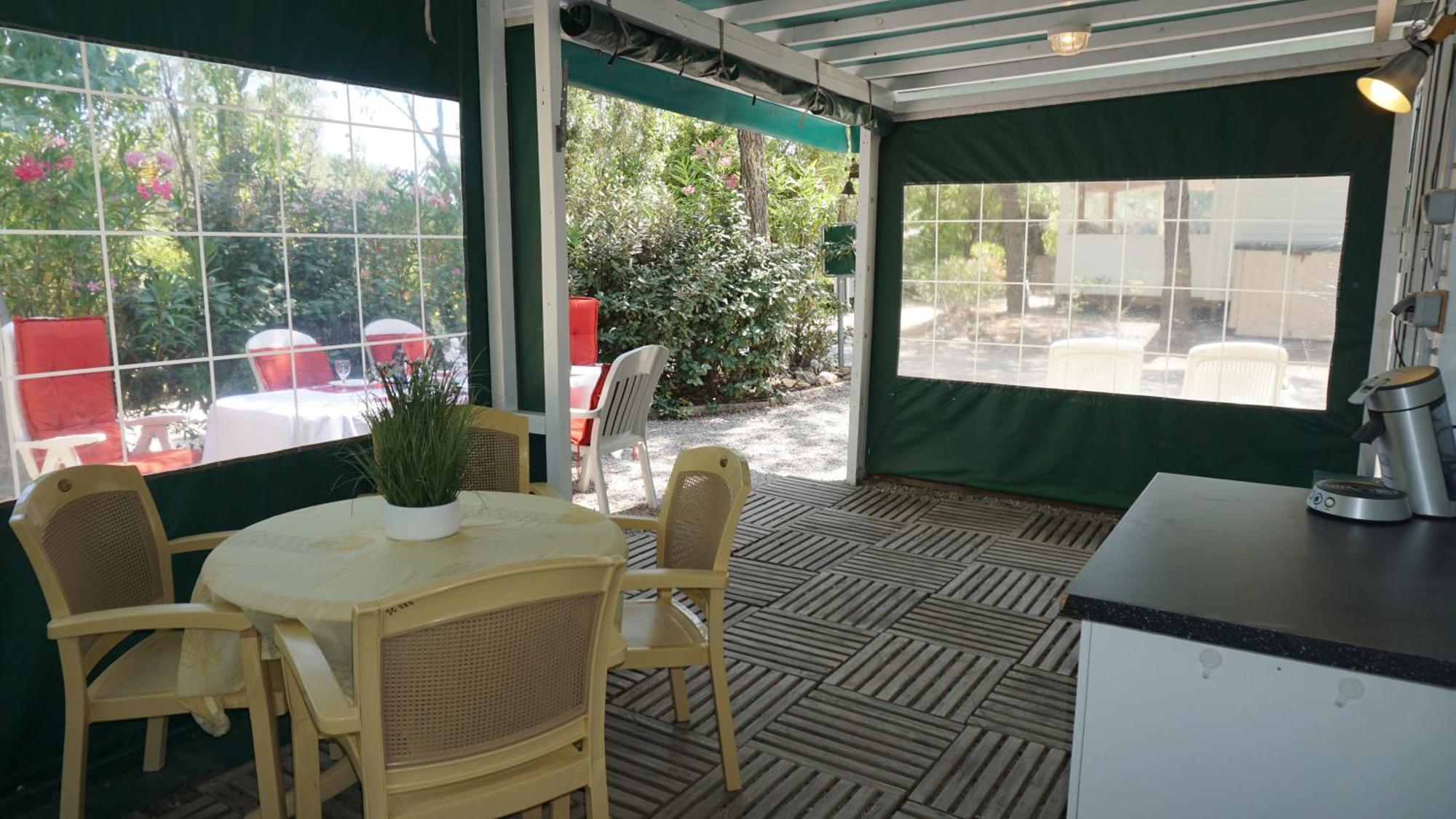 Chalets Met Buitenkeuken Op Camping Lei Suves - Joycasa Roquebrune-sur Argens Camera foto